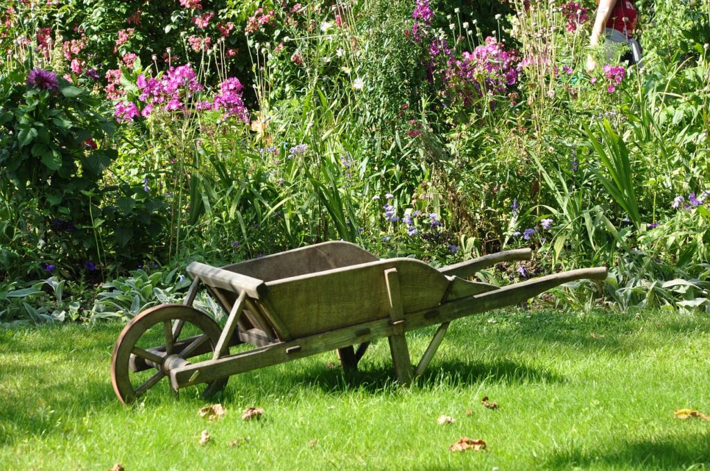 Gartenarbeit mit Kniekissen